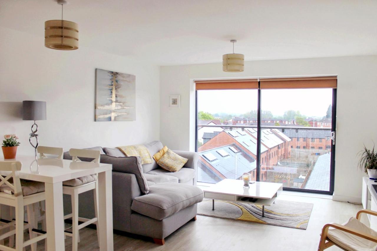Manchester Escape - Private Room & Bathroom Near Etihad And Coop Arena - Free Secure Parking Bagian luar foto