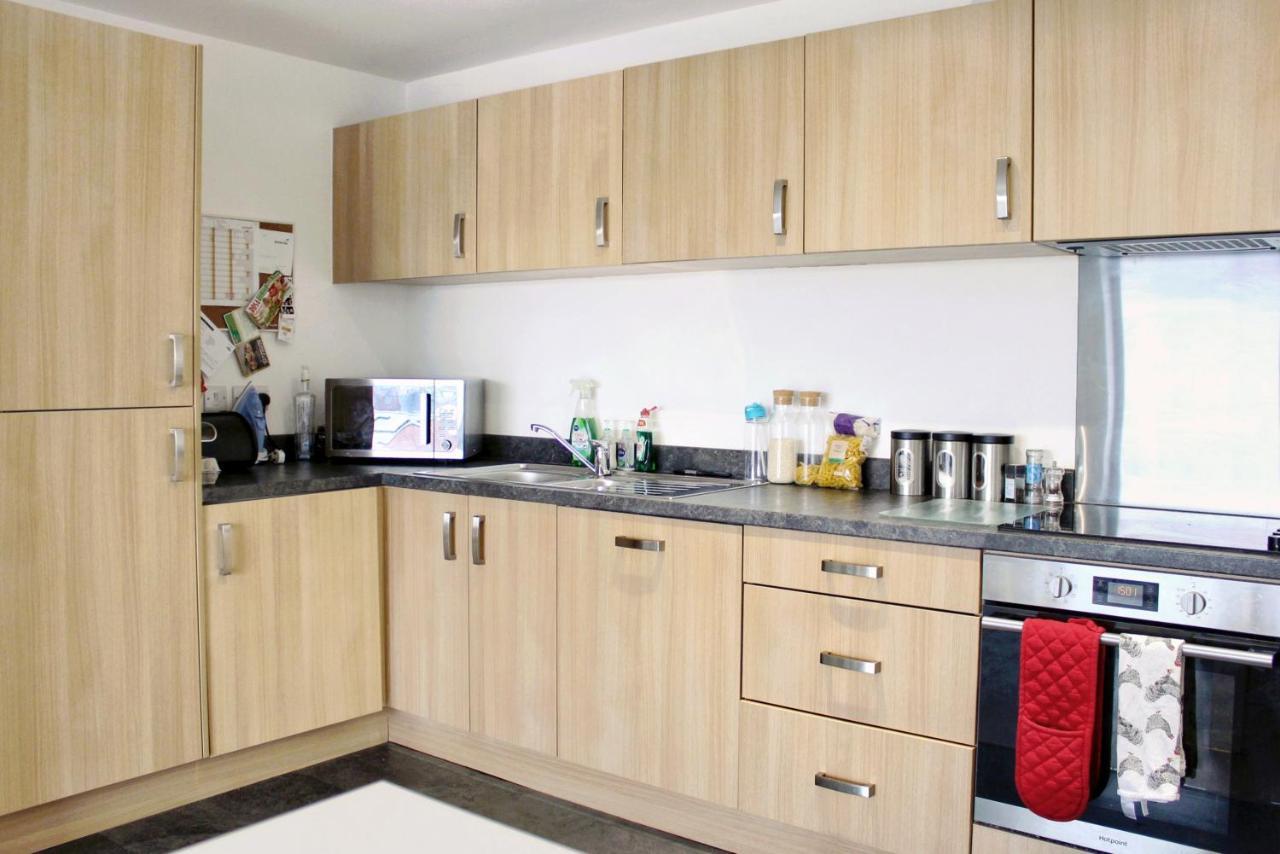 Manchester Escape - Private Room & Bathroom Near Etihad And Coop Arena - Free Secure Parking Bagian luar foto