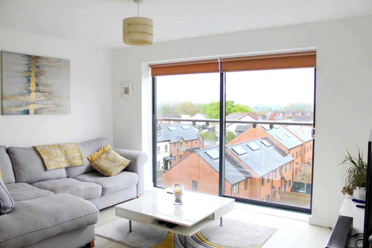 Manchester Escape - Private Room & Bathroom Near Etihad And Coop Arena - Free Secure Parking Bagian luar foto