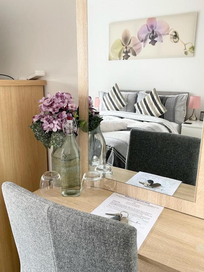Manchester Escape - Private Room & Bathroom Near Etihad And Coop Arena - Free Secure Parking Bagian luar foto